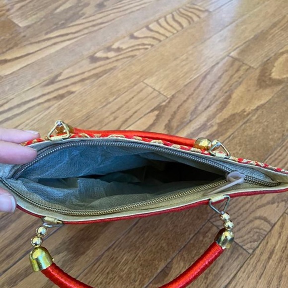 Purse - Picture 3 of 4